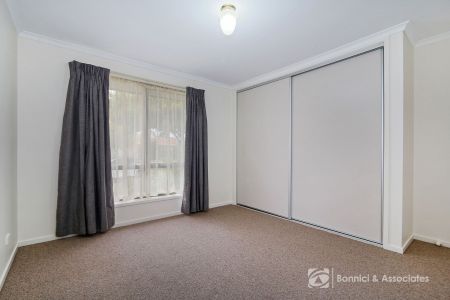 SPACIOUS THREE BEDROOM HOME IN POPULAR NORRIS PARK! - Photo 3