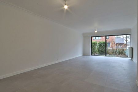 Gelijkvloers 2-slpk app. met garage nabij centrum Beveren - Photo 2