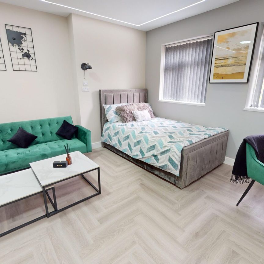 Co-Living Studio 3, 166 Park Hill Road Harborne - Photo 1