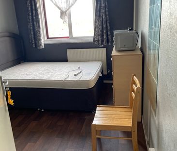 Room in a Shared Flat, Adams Road, N17 - Photo 5