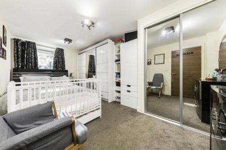 Bromyard Avenue - Photo 3