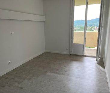 Location Appartement 3 pièces 70m² AUBENAS 07200 - Photo 2