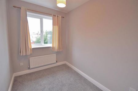 3 bedroom end of terrace house to rent - Photo 4