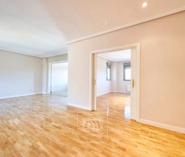 Alquiler de ático en Encinar de los Reyes - Photo 5