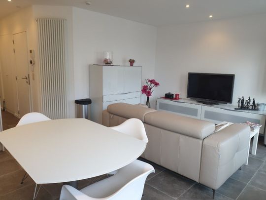 Recent modern 2 slaapkamer -appartement in het centrum van Koksijde en op een boogscheut van de Zeedijk en het strand - Photo 1