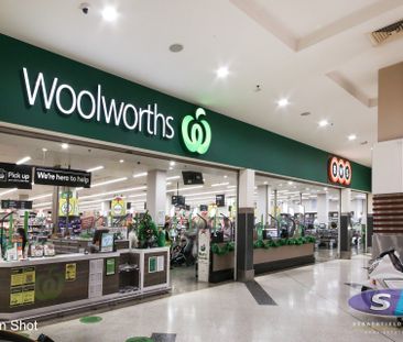 Ground Level, Luxury Living - Photo 4