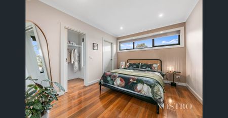 3 BEDROOM 2 BATHROOM - WALK TO THE TRAIN STATION ! - Photo 3