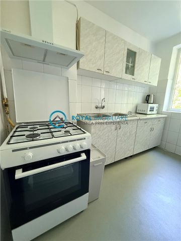 Royal Imobiliare Inchiriere apartament 3 camere zona Democratiei - Fotografie 4