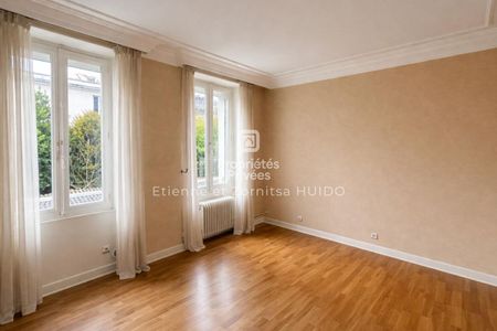 Location Appartement 4 pièces 93m² CHATEAUROUX 36000 - Photo 3