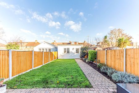 Aviemore Way, Beckenham, BR3 - Photo 2