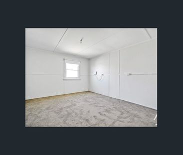 Quiet & Private Living - Photo 3