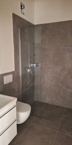 First rental: Wonderfully high rooms and plenty of space - Photo 4