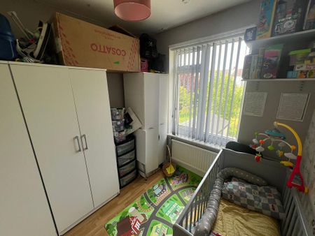 3 bedroom semi-detached house to rent - Photo 3