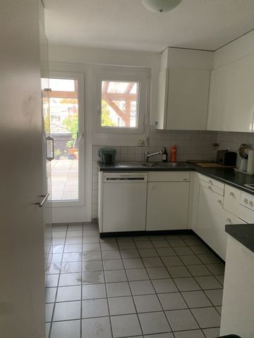 APPARTEMENT 4 PIÈCES À STÄFA (ZH), MEUBLÉ, TEMPORAIRE - Foto 2