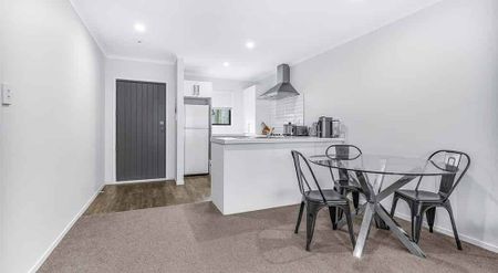 Fully Furnished - Walking Distance to Hospital - Photo 2