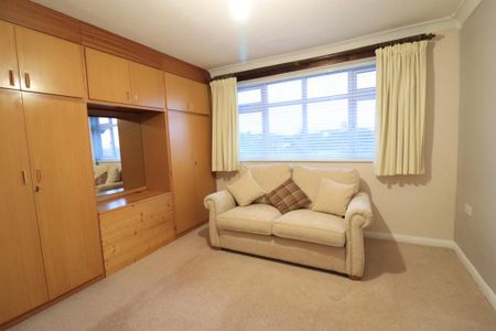 3 bedroom semi-detached house to rent - Photo 3