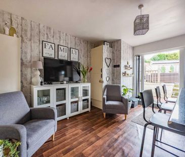 3 bedroom semi-detached house to rent - Photo 4