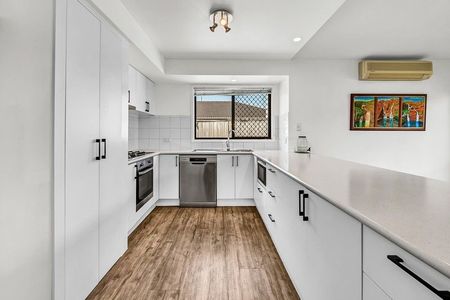 31 Gumleaf Drive, Molendinar QLD 4214 - House For Rent - $980 | Domain - Photo 5