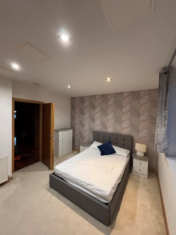 3 Bed Flat, Western Harbour Place, EH6 - Photo 3