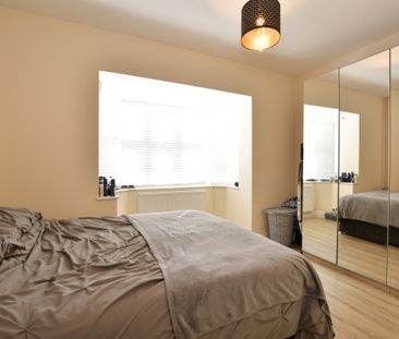 2 bedroom semi-detached bungalow to rent - Photo 2