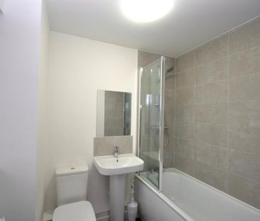 2 bedroom coach house to rent - Photo 6