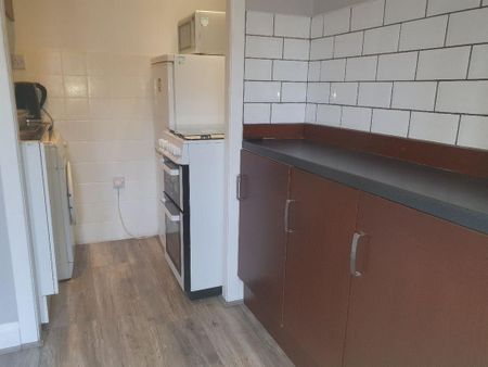 1 bedroom flat to rent - Photo 4