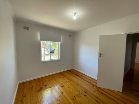 To register & apply for this property, please use this link: https://snug. com/ - Photo 2