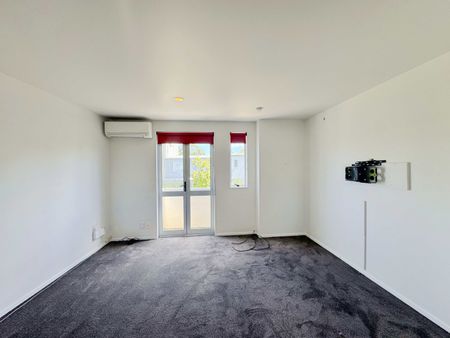 Convenient Glen Eden Living – 3 Bed Townhouse with Garage - Photo 5