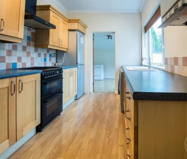 3 bedroom semi-detached house to rent - Photo 5