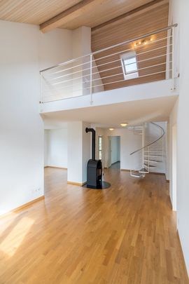 Generous 4.5-room apartment on the attic floor - Photo 1