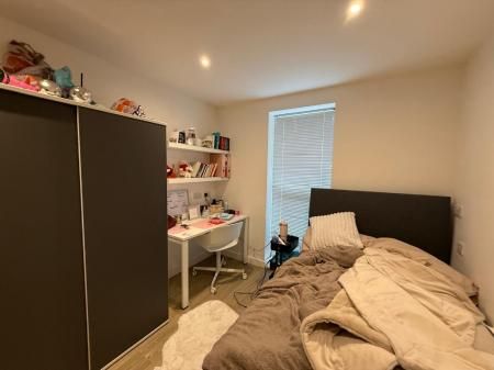 London Road, Newcastle-Under-Lyme, ST5 - Photo 2