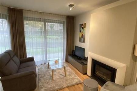 Proche de la Maison Communale, beau rez-de-chaussée meublé de 2 chambres terrasse et jardin - Photo 5