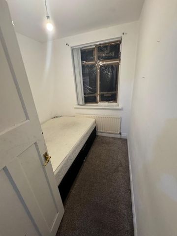 3 bedroom apartment to rent - Photo 3