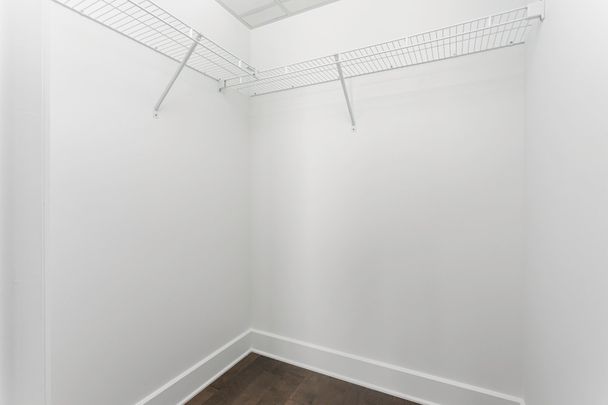353 Boul. Brunswick, #607 - Photo 1