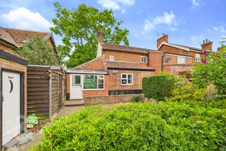 Langley Road, Chedgrave, Norwich - Photo 2