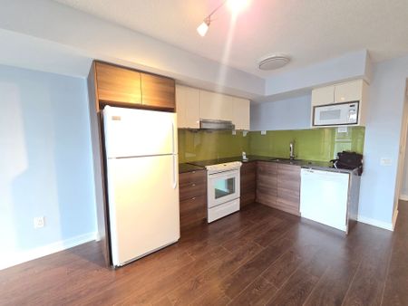 For Lease - 121 McMahon Drive Unit# 311, Toronto, Ontario - Photo 2