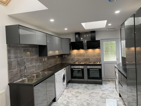 5 bedroom apartment to rent - Photo 1