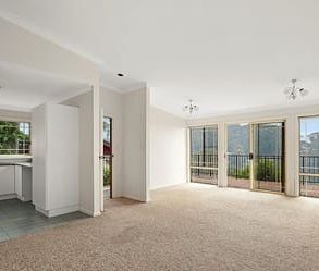 2/106 Riviera Avenue, Terrigal - Photo 2