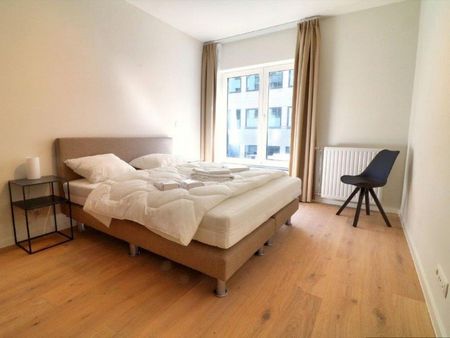 IXELLES : PLACE LUX - MEUBLE 2 CHAMBRES, TERRASSE - Ixelles - Photo 2