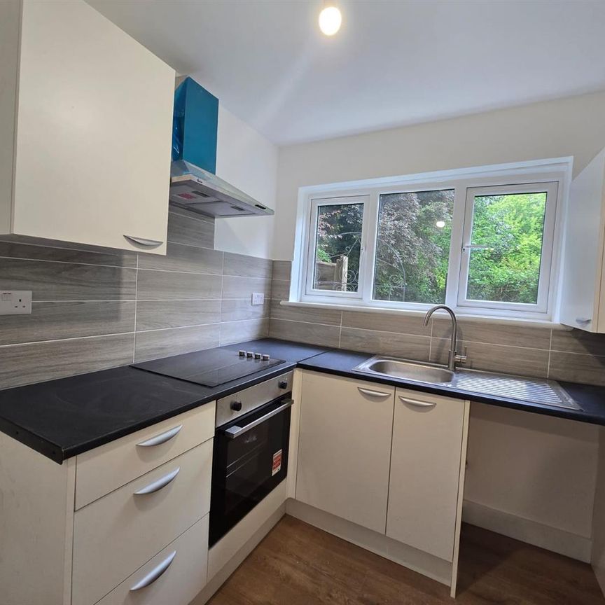 Meadowview Road, London SE6 - Photo 1