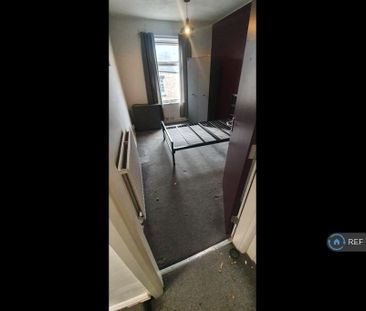 4 bedroom terraced house to rent - Photo 3