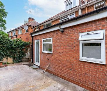 6 bedroom house to rent - Photo 2