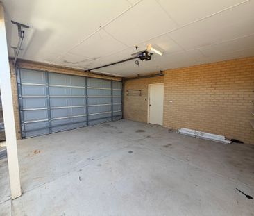 Spacious Family Home with Multiple Living Areas & Outdoor Entertaining - Photo 1