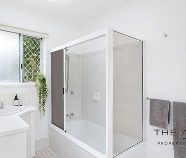 Immaculate, Convenient & Low Maintenance - Photo 4