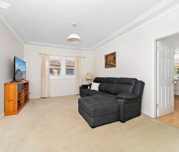 Spacious Family Home in Prime Location - Photo 4