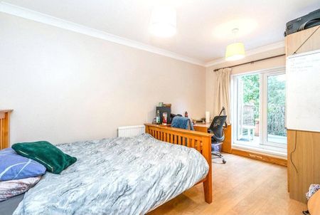 5 bedroom detached house to rent - Photo 3