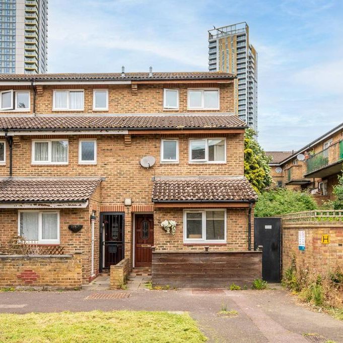 4 bedroom semi-detached house to rent - Photo 1