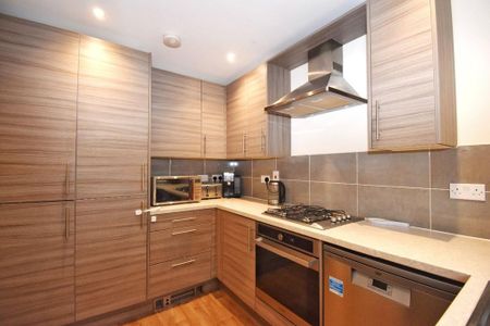 2 bedroom semi-detached house to rent - Photo 4