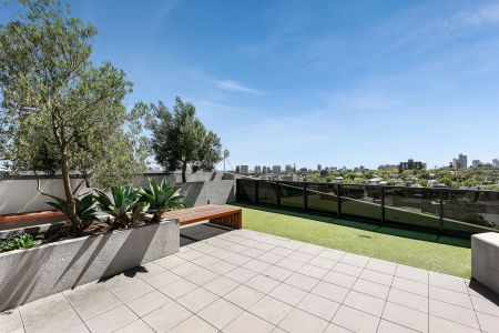 Stylish South Yarra Apartment in a Premium Lifestyle Precinct! - Photo 3