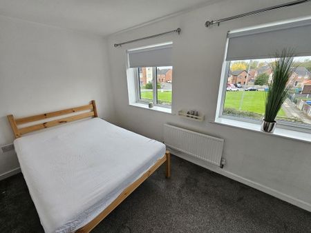 2 bedroom semi-detached house to rent - Photo 4